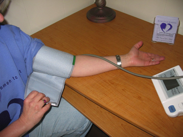 How to use blood pressure arm cuff – Health Blog